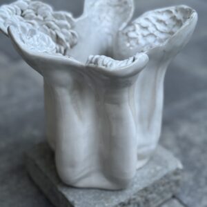 Art object white glazed